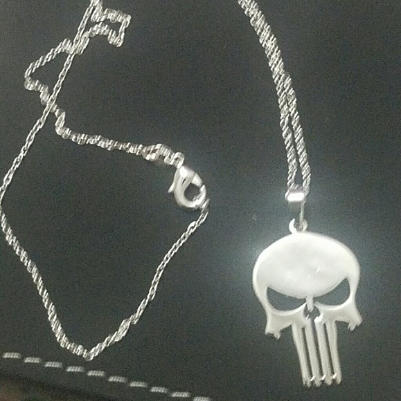 COPY - The punisher .925 pendant and chain - Picture 3 of 4